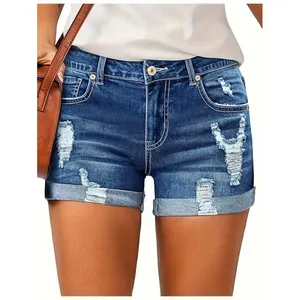 Short en jean taille haute pour femme avec des ourlets roulés et un design ajusté très tendance