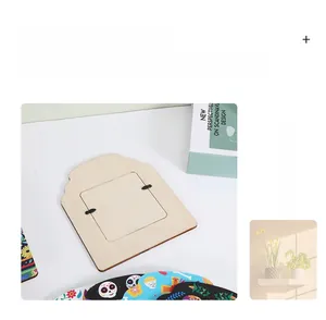 Dettaglio del retro di una cornice in legno messicana per l'altare del Giorno dei Morti.