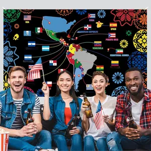 Vrienden vieren voor een Hispanic Heritage Month banner met wereldkaarten en vlaggen