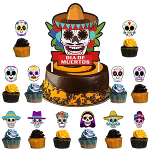 Dettaglio dei topper per cupcake teschio messicano Dia de Muertos su dolci colorati