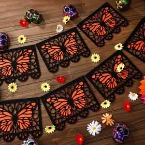 Vue détaillée de la bannière papillon en feutre pour le Jour des Morts mexicain