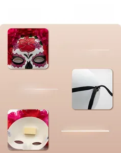 Détail du masque mexicain du Jour des Morts avec motifs de crâne et ruban de fixation