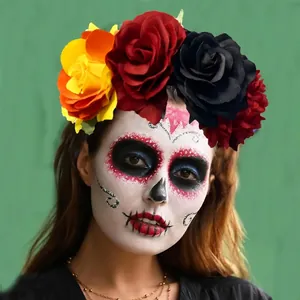 Cerchietto di carnevale con rose colorate per la celebrazione del Giorno dei Morti