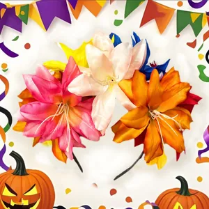 Primo piano della fascia per capelli con fiori di giglio in tessuto colorato per feste
