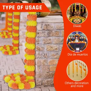 Détail de guirlandes de soucis artificielles pour la décoration de Diwali et de la Fête des Morts.