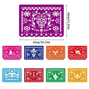 Banderines tradicionales mexicanos de Papel Picado para decorar el Día de los Muertos