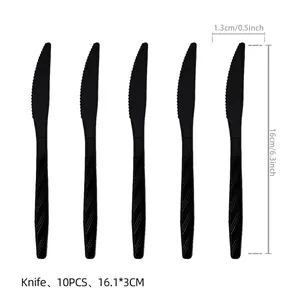 Set of 10 disposable black plastic knives for party decorations, 16cm height.