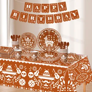 Set per festa messicana Giorno dei Morti con piatti tazze marroni e striscione