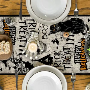 Chemin de table Halloween avec chat noir et tête de mort pour décoration fête
