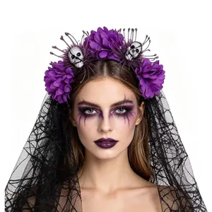 Serre-tête d'Halloween gothique avec fleurs violettes, crânes et long voile de dentelle