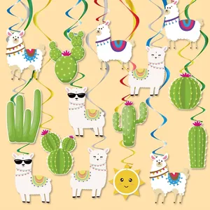 Détails des décorations de fête suspendues avec motifs de lama et cactus colorés