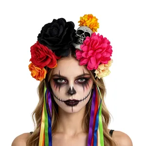Modèle portant le serre-tête Halloween Jour des Morts avec fleurs, crâne et rubans