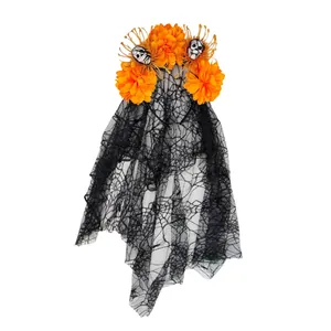 Serre-tête Halloween avec fleurs orange, crânes et long voile en dentelle noire pour fête.