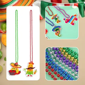 Bunte Cinco de Mayo Perlenketten mit festlichen mexikanischen Cartoon-Anhängern