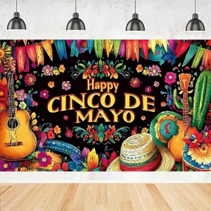 Vista dettagliata del fondale per festa Cinco de Mayo con chitarra e sombrero