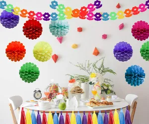 Kit decorativo colorato per festa Cinco de Mayo con pompon di carta e ghirlande.