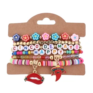 Detailansicht des Cinco de Mayo Armband-Sets mit bunten Perlen und Chili-Anhängern