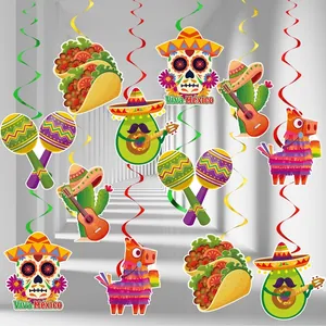 Detailansicht bunter mexikanischer Fiesta-Party-Hängedekorationen mit Spiralen