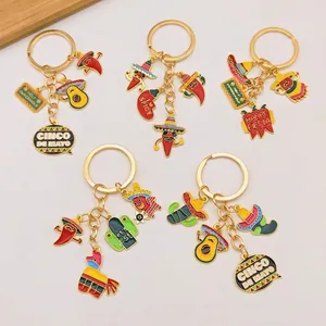 Συλλογή από πολύχρωμα μπρελόκ εμαγιέ Mexican fiesta με τσίλι και κάκτους