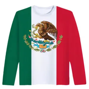Detailansicht der mexikanischen Flagge und des Emblems auf diesem 3D-gedruckten Langarmshirt