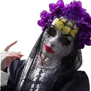 Masque gothique Jour des Morts avec fleurs violettes et voile en dentelle noire