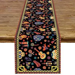 Chemin de table Jour des Morts avec motifs de crânes en sucre et guitares sur noir