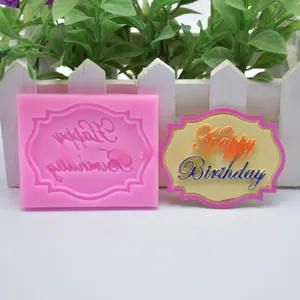 Detailweergave van Happy Birthday fondant siliconen mal met taartdecoratie
