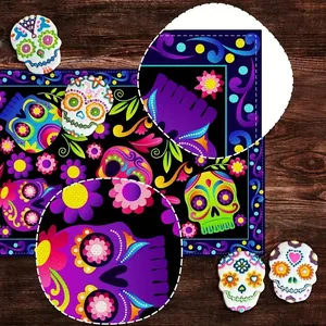 Gros plan détaillé de l'imprimé tête de mort sur chemin de table thème mexicain
