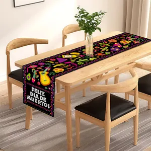 Chemin de table mexicain Jour des Morts avec des motifs de crânes sur table en bois