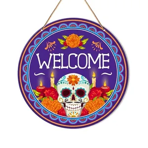 Vue détaillée de la plaque de bienvenue bois de 30 cm Jour des Morts avec crâne en sucre