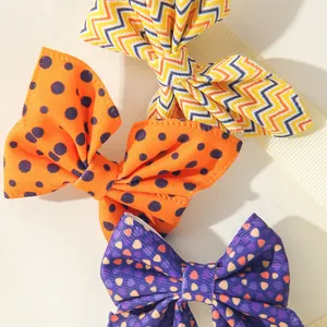 Detaillierte Ansicht von Halloween-Haarschleifen mit Polka-Dots und Zickzack-Mustern