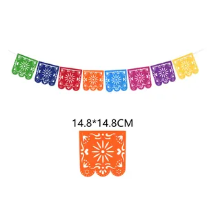 Vue détaillée de la bannière mexicaine en feutre papel picado 14,8x14,8 cm ajourée