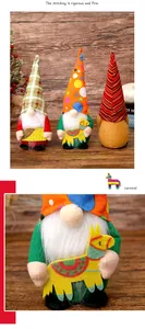 Detailansicht eines mexikanischen Karneval-Gnom-Plüschtiers mit einer bunten Piñata