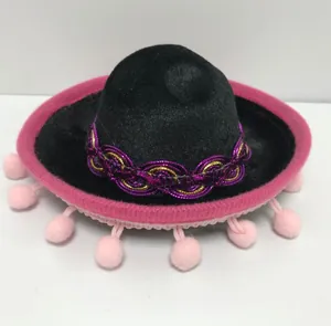 Mini sombrero messicano in feltro nero con pompon rosa e finiture intrecciate oro e viola.