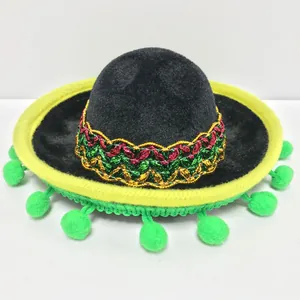 Petit chapeau sombrero mexicain avec pompons verts et bord jaune pour décoration de fête