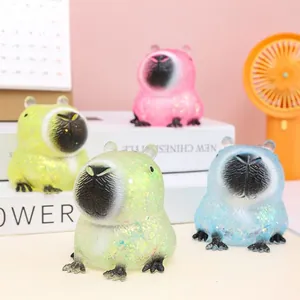 Lot de quatre jouets squishy Capybara pailletés pour soulager le stress et la déco