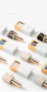 Auswahl an professionellem Bomd-Funktions-Nagelgel in eleganter gold-weißer Verpackung