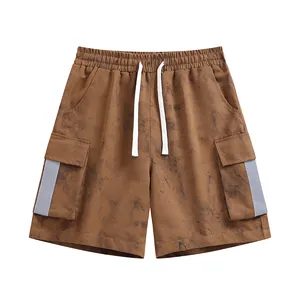 Lässige Herren Cargo-Shorts in Braun mit Batikmuster und reflektierenden Streifen