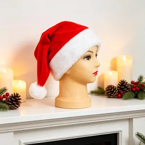Bonnet de Noël classique en velours rouge avec bordure blanche pelucheuse pour les fêtes