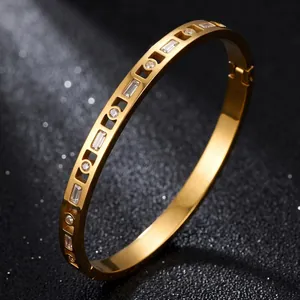 Luxury Stainless Steel Rhinestone Four-Leaf Clover Nail Design Bangle For Women Gold Silver Plated Elegant Fashion Cuff Bracelet Jewelry