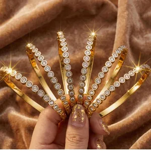 European American Style Stainless Steel Round Rhinestone Bangle Bracelet For Women Light Luxury Fashion Geometric Clasp Jewelry