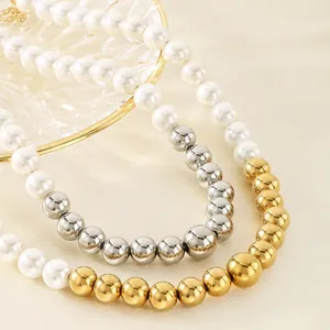 Elegante set di collane con perle finte bianche e perline in acciaio inossidabile