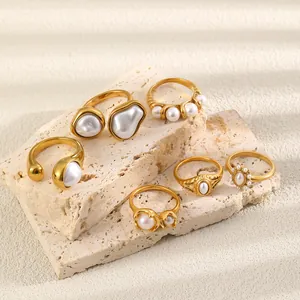Lot de bagues élégantes en acier inoxydable plaqué or 18 carats avec divers motifs de perles