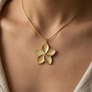 Flower Pendant Necklace 18K Gold Plated 304 Stainless Steel Waterproof Hypoallergenic French Retro Jewelry For Women