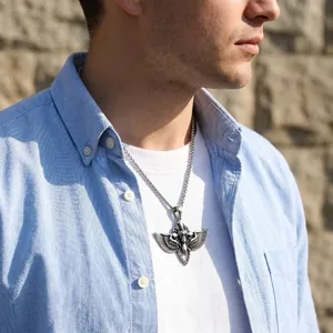 Collar con colgante punk gótico para hombre de acero inoxidable con calavera y alas