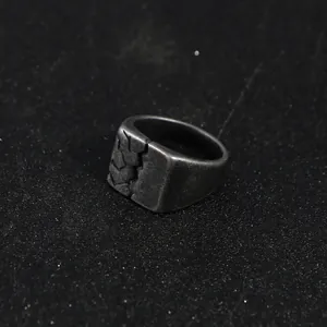 Vintage titanium steel signet ring with a unique lightning crack texture for men.