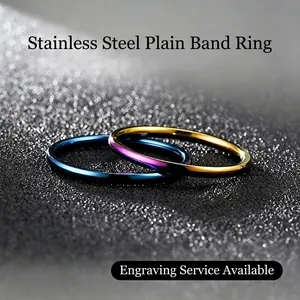 Anillos minimalistas de acero inoxidable en color dorado y degradado azul-púrpura