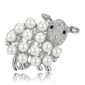 Elegant sheep brooch with white pearls and sparkling crystals for women's suits