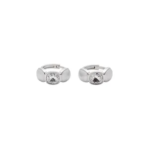 Elegantes pendientes de aro de plata estilo francés con cristal de talla cojín