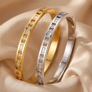 Bracciale Rigido da Donna in Acciaio Inossidabile con Quadrifoglio e Chiodo Lusso Geometrico con Zirconia Intarsiata Oro Colore Acciaio Gioielli di Moda